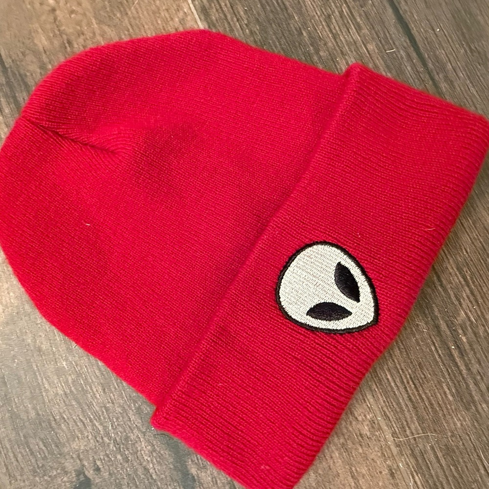 Alien Embroidered Patch‎ Unisex Cuffed Beanie Skull Cap Knit Ski Hat OS Red EUC